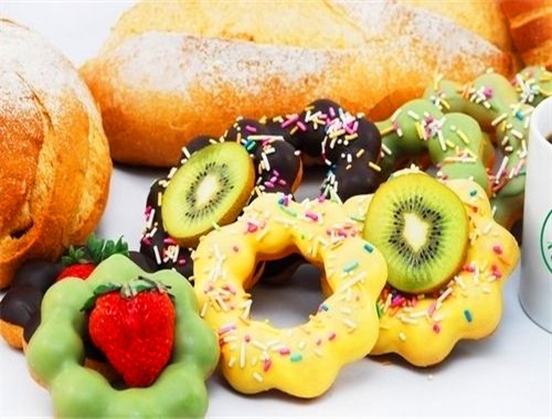 糖巢量販零食 品牌優(yōu)勢(shì)顯著，廈門(mén)商貿(mào)背景下的創(chuàng)富選擇